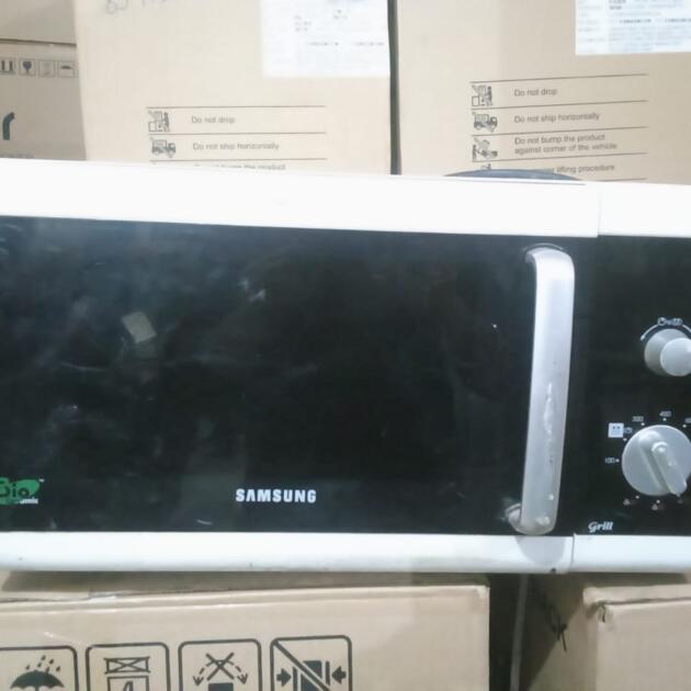 Samsung GE82W Microwave